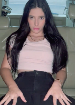 Morra ninfomana no se aguanta y se corre en el carro + video 9