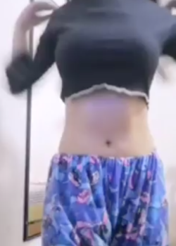 Estas nenita desde chiquillas ya les comienza a picar + video 2