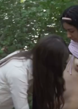Le lame la conchita a su mejor amiga + video 8