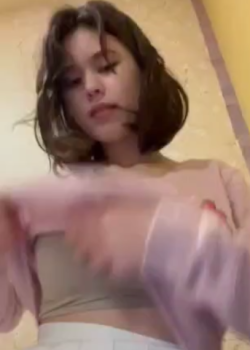 Pendeja se calienta y muestra su cuerpito en desarrollo + video 10