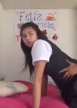 Colegiala le da el chiquito en su cumple + video 19