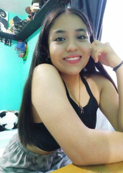Flaca buenarda del gym me pasa nudes y video tocándose. 13