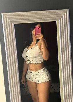 Carlet manda pack jugoso con nudes y videos. 16