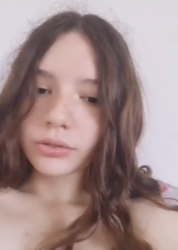 La flaquita de los dedos largos 7