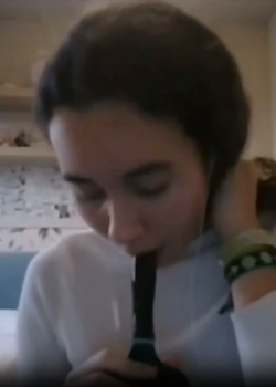 Nenita probando si tiene garganta profunda + video 2