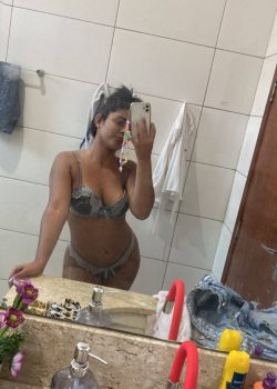Esta nenita pasa nudes y se le filtran. 7