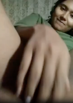 Nathalia la JOVEMCITA virgen que se manda los dedos hasta el fondo 5